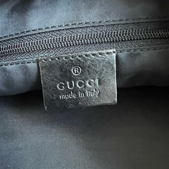 Gucci Jackie monogram with chain strap